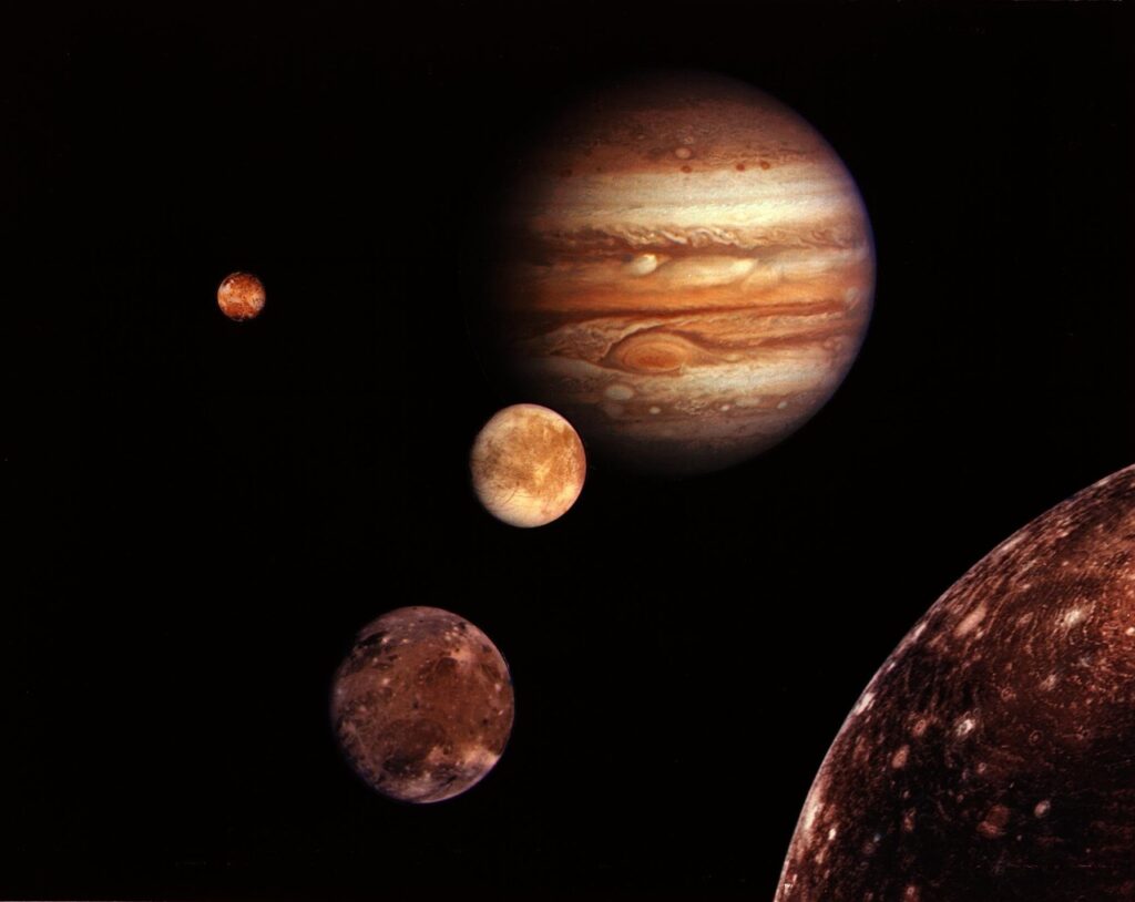 Foto de Jupiter y sus lunas